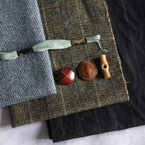 Vintage wool fabrics, creative pack of tweed for slow stitching, tweed for crafts, 3366