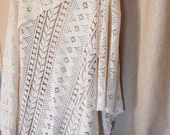 Vintage Handmade Crochet Bedspread – Large Ecru Cotton Boho Blanket – French Farmhouse Lace Coverlet – 250x220 cm Romantic Bedding