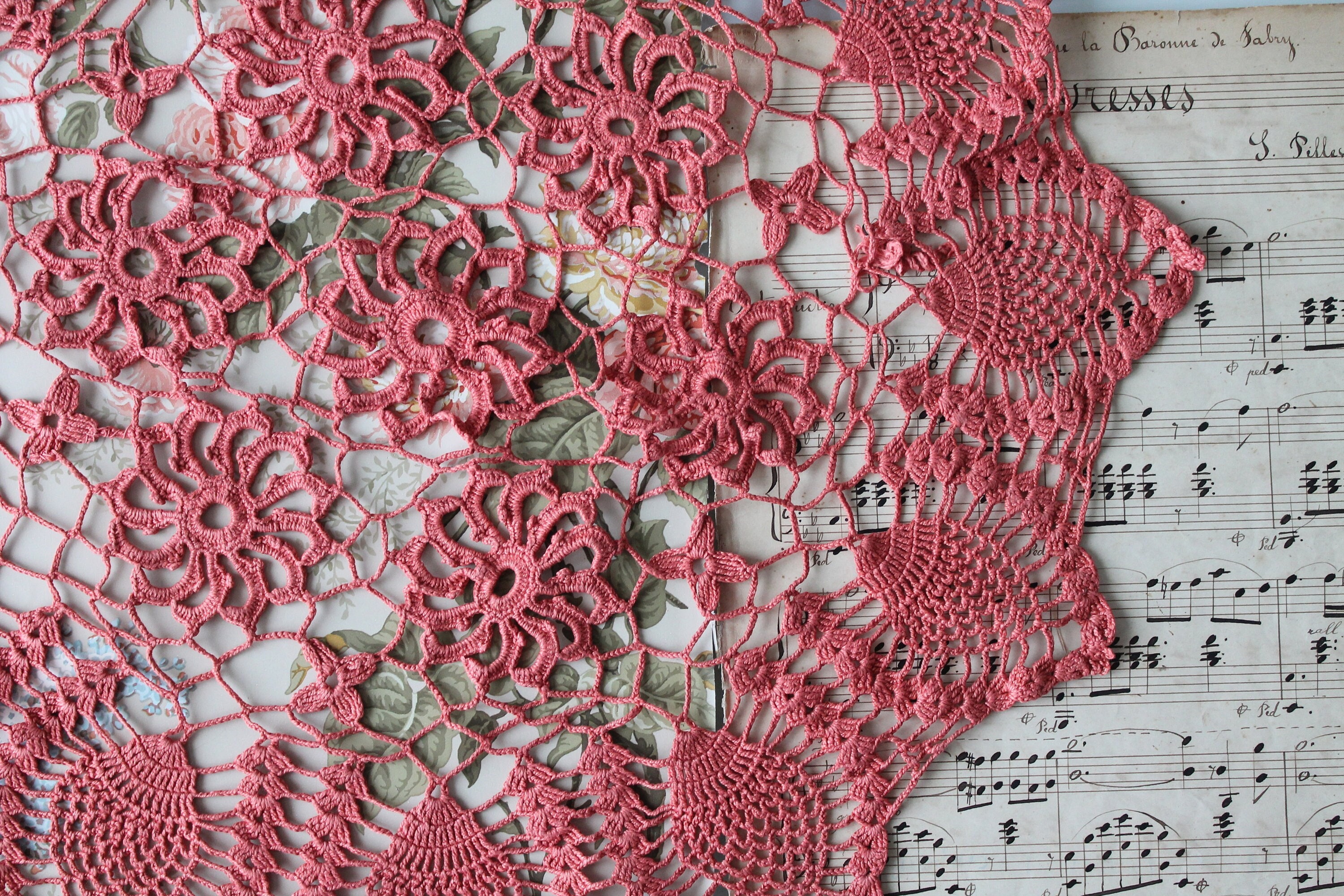 Napperon Vintage Teint à La Main en Corail, 3643