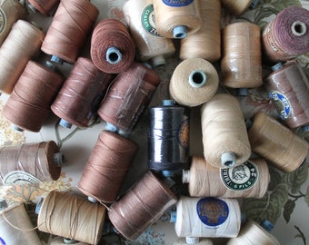 Spool of high quality old French sewing thread 500 meters