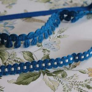 Galon ameublement à bouclettes bleu, galon tresse laine de 1.5 cm, galon Vendu au mètre, galon décoratif bleu et blanc, 2478