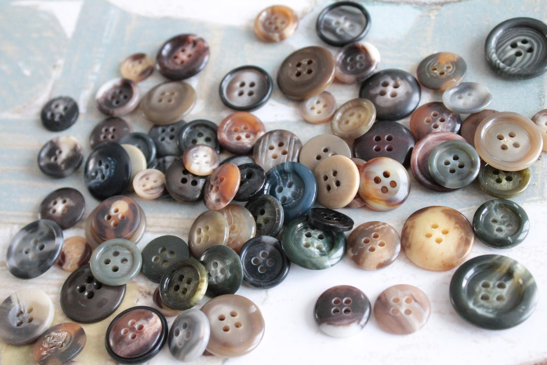 Assortment of 30 Marbled Buttons in Different Colors and Diameters ...