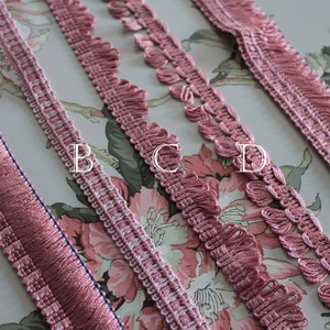 Galon rose de passementerie, galon rose à franges, bordure abat jour, ornement rideau, ruban rose, passementerie française, 2410