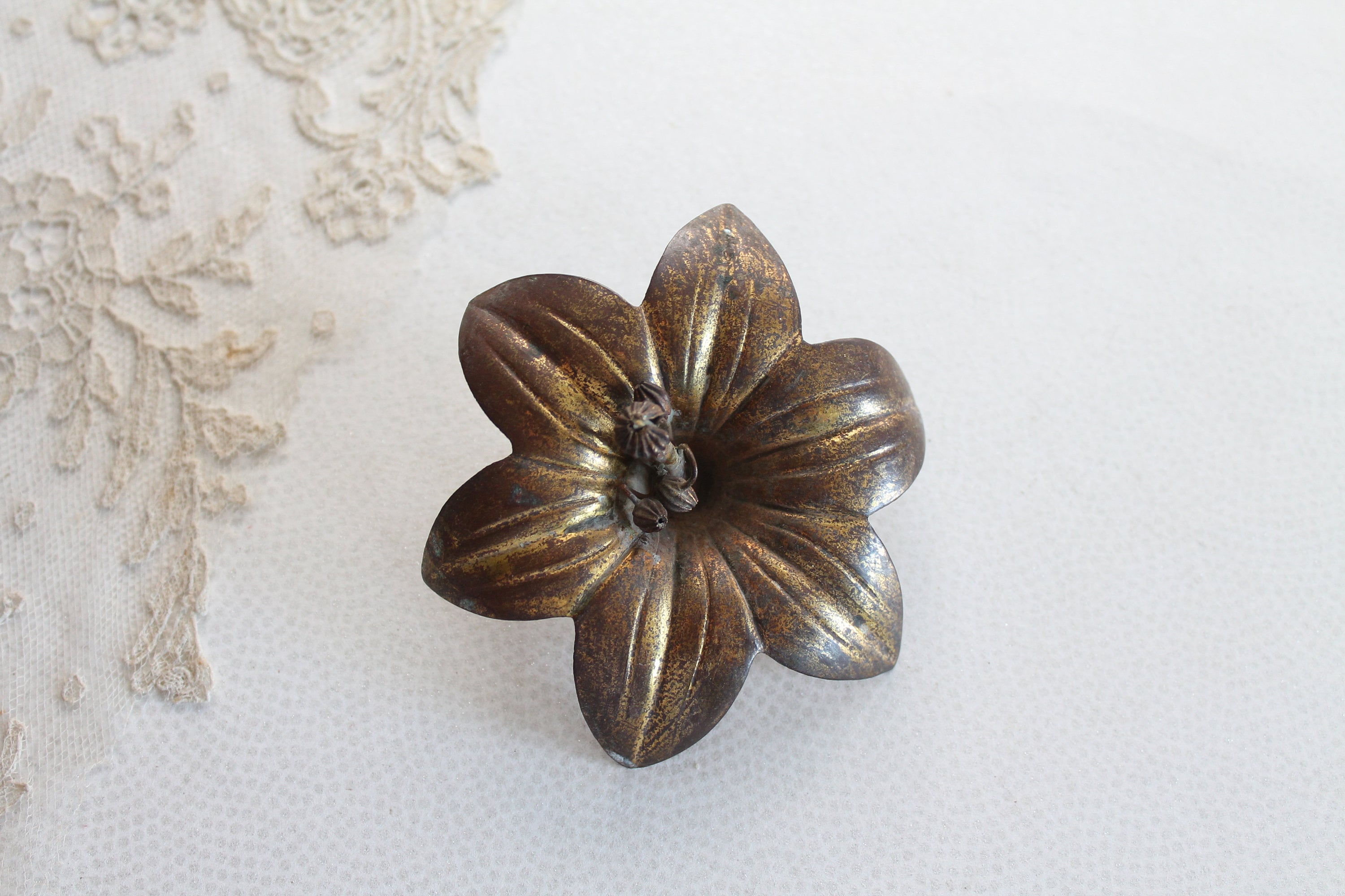 Bronze decor, bronze flower, bronze cover, furniture decor, curtain tieback, locksmith, 3361