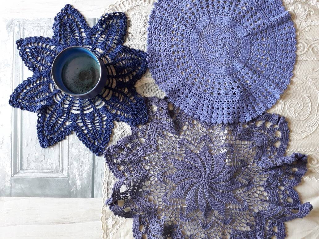 Napperon Vintage Fait Main en France Au Crochet Teint Bleu