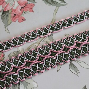 Galon ameublement vert, rose et ivoire , bordure d'abat jour,ornement rideau,embrasse à rideaux, passementerie française,2441