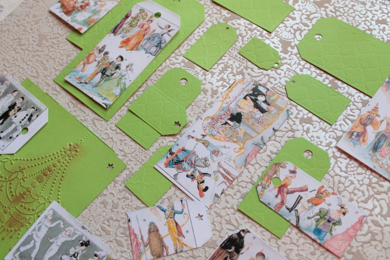 1760 bookmark gift tag Scrapbooking Set of 25 tags green embossed and illustrated on the theme of the circus and theatre