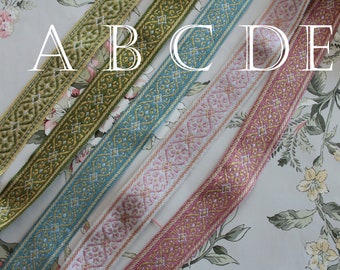 Galon médiéval jacquard Tricolore à motifs géométriques de largeur 3.5 cm, galon vendu au mètre, 100% acrylique Dralon,3076