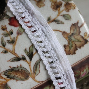 Bordure dentelle vintage blanche de 22 mm de largeur, vendue au mètre, 3185