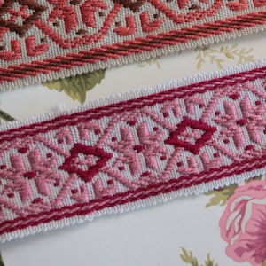 Middeleeuwse jacquard vlecht Tricolore met geometrische patronen 45mm breed 4 meter 100% acryl Dralon, gemaakt in Frankrijk, 2947D