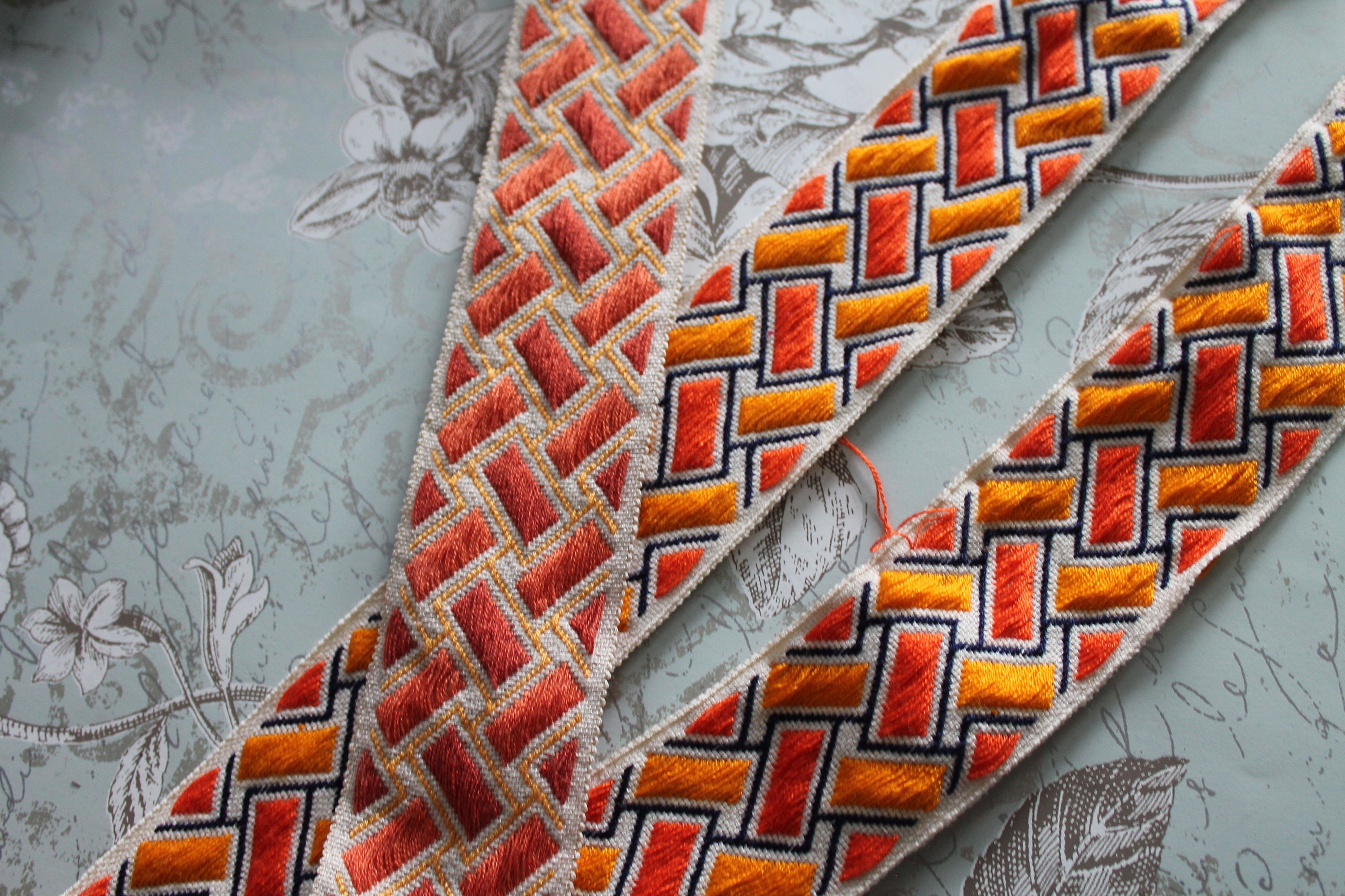 Upholstery braid, geometric braid width 5.5 cm 2.16 by 1 meter 1.09y