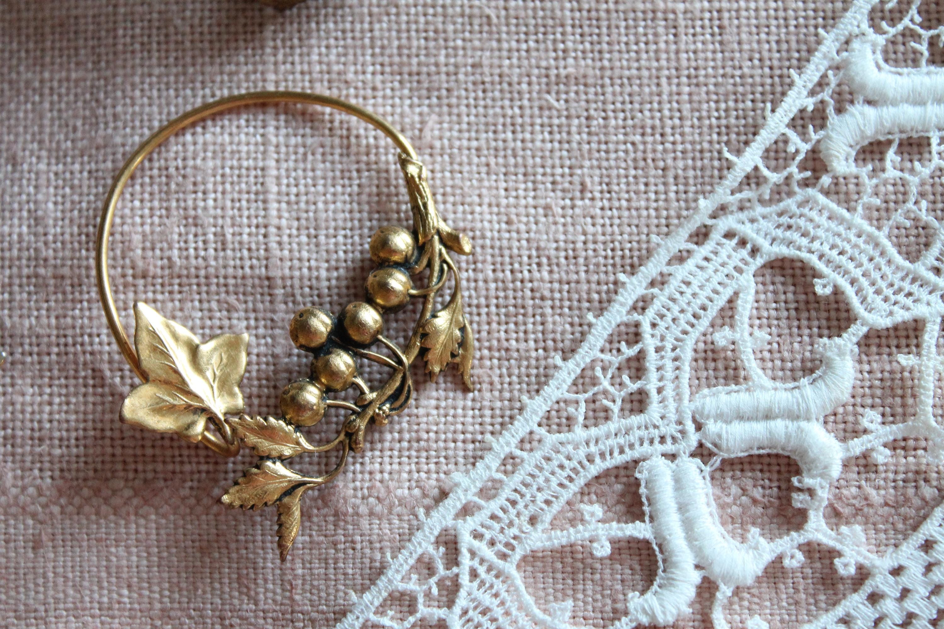 Broche Vintage Fleur En Métal Doré - Épingle à Foulard - Très Jolie, Occasion