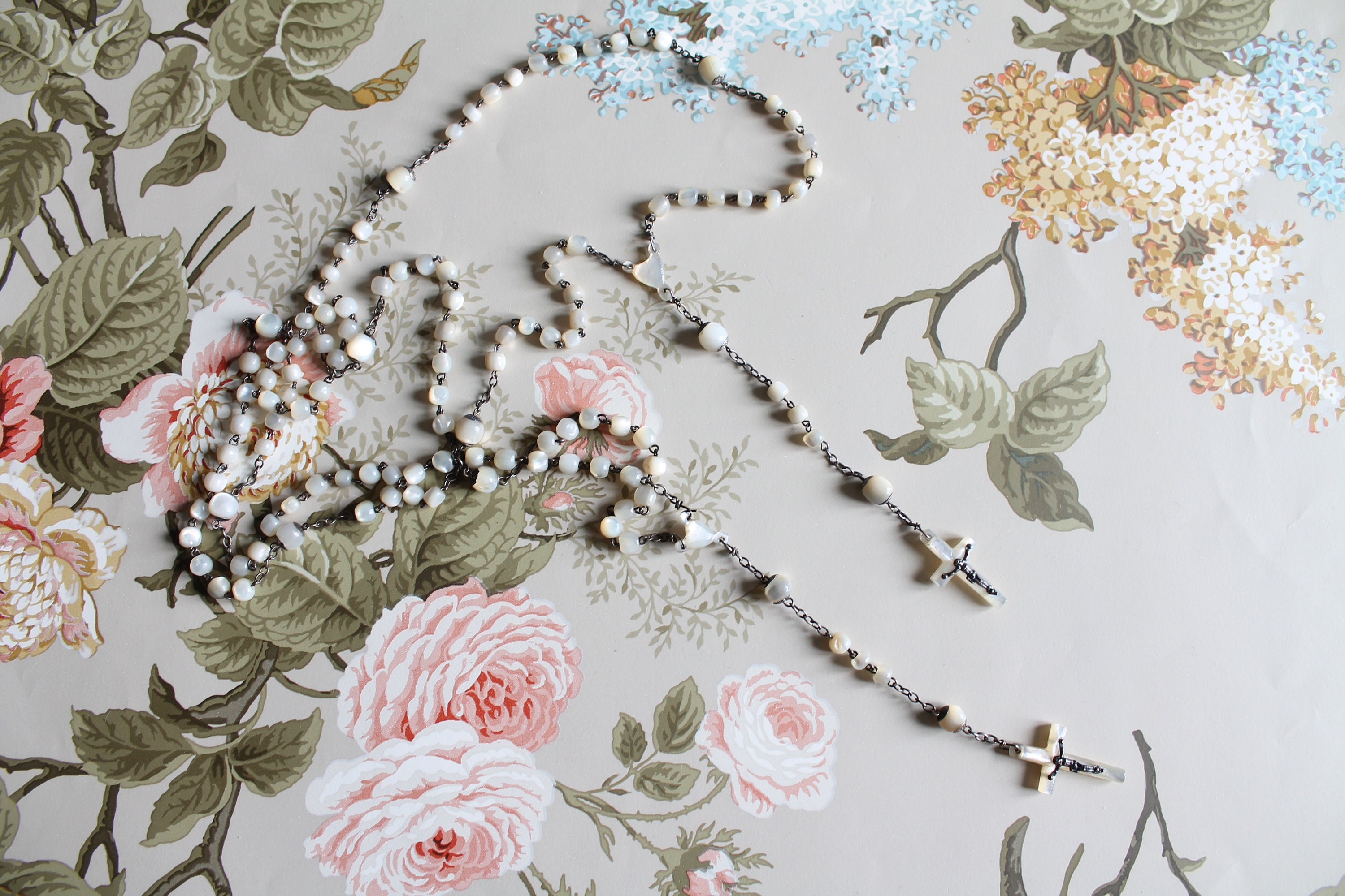 Chapelet Français Ancien Perles Blanches de Nacre et Croix Nacre, 3584