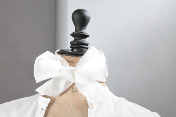 Noeud blanc ancien,noeud papillon,noeud de baptême ou mariage,accessoire de  baptême,accessoire photo enfant,décor de mariage,COL191693 - Etsy France