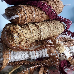 Galon passementerie franges pompons vendu au mètre 1,09 en 100% dralon fabriqué en France, 3073