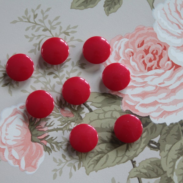 Boutons rouges en polyester x 8 de 1.4 cm de diamètre, pour robe ou chemise, 0.55", 367
