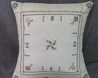 Cushion Cover - Embroidery - Lefkaritiko