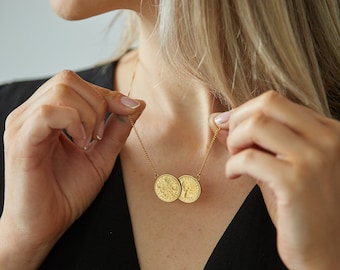 Holly Willoughby Sovereign Pendant Meaning Queen Elizabeth 2nd