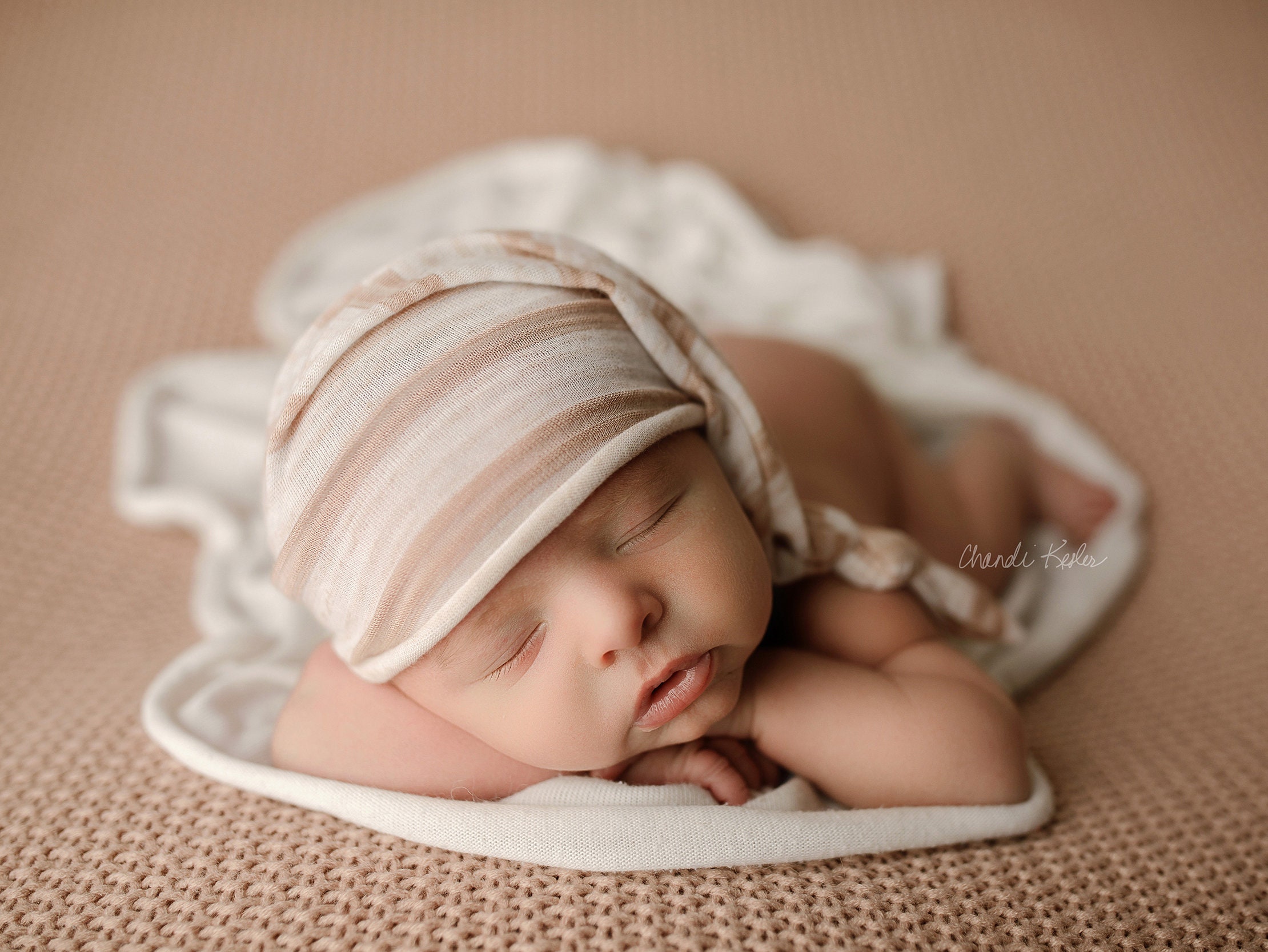 Newborn Sleepy Cap Neutral Striped 