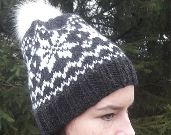 Hand knitted gray hat beanie - Pom pom beanie - Wool star hat