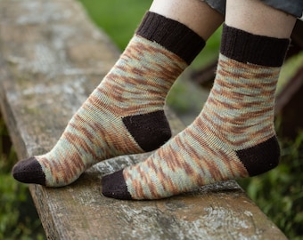 Cosy hand-knitted soks