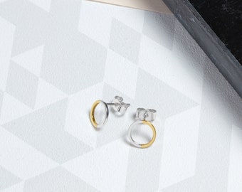 Pendientes de botón circulares pequeños en oro y plata - Pendientes geométricos bicolor / Joyería de metales mixtos