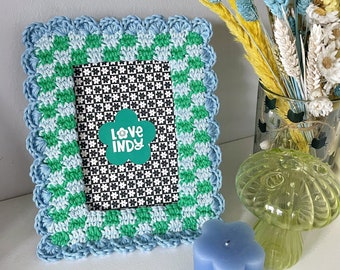 Checkerboard Crochet Frame, Picture Frame, Crochet Frame, Scallop Boarder Frame, Y2K, Dopamine Decor