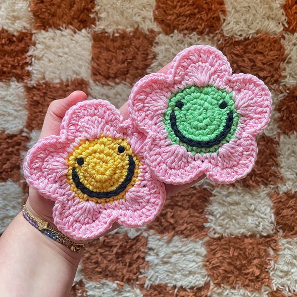 Crochet Flower Coaster, Happy Face, Flower Appliqué, Y2K, Crochet Daisy, Danish Pastel