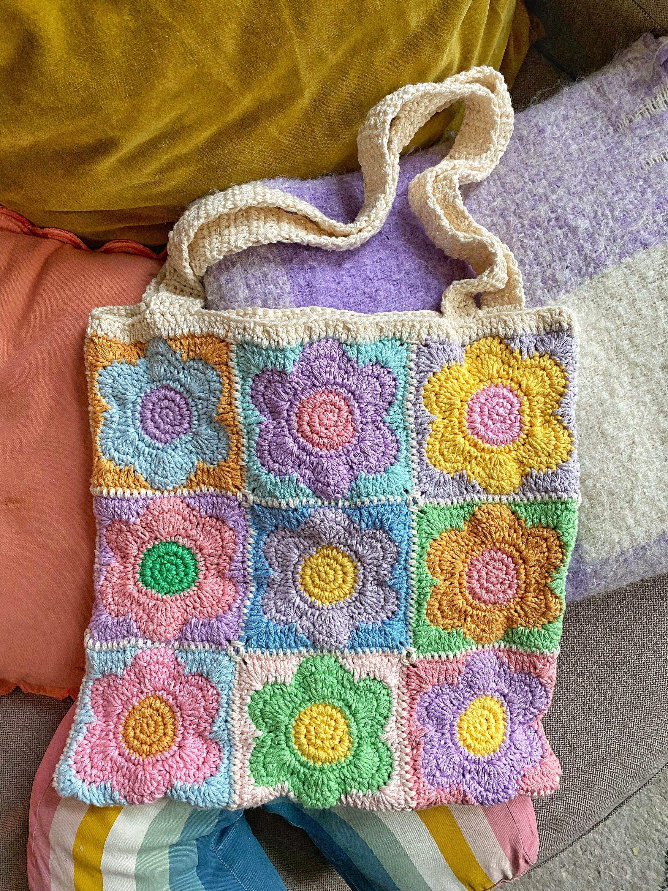 Lairë Tote Bag pattern by K.A.M.E. Crochet