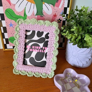 Crochet Frame, Picture Frame, Scallop Boarder Frame, Y2K, Danish Pastel