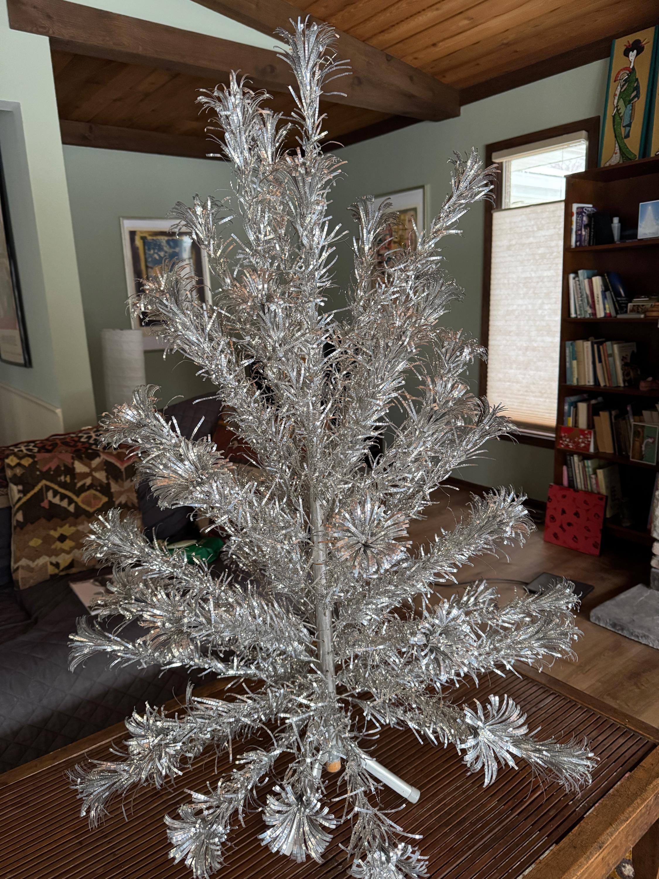 Pom Aluminum Christmas Tree - Etsy