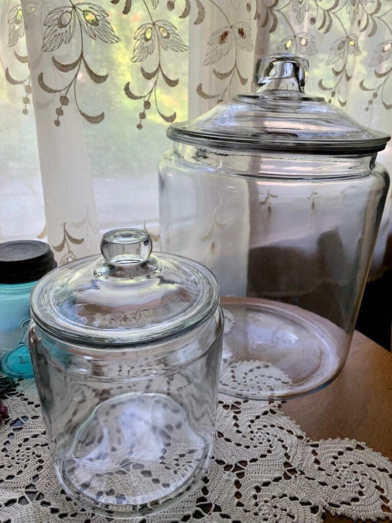 Large Apothecary Jars Trendy Counter Display Shabby Chic Potpourri Vintage Inspired Storage Decorative Heavy Glass Terrarium Canisters 1/2 Gallon fl oz