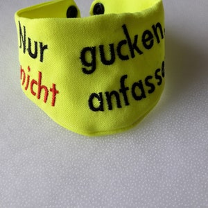 Hundehalstuch mit der Bestickung nur gucken, nicht anfassen 画像 1