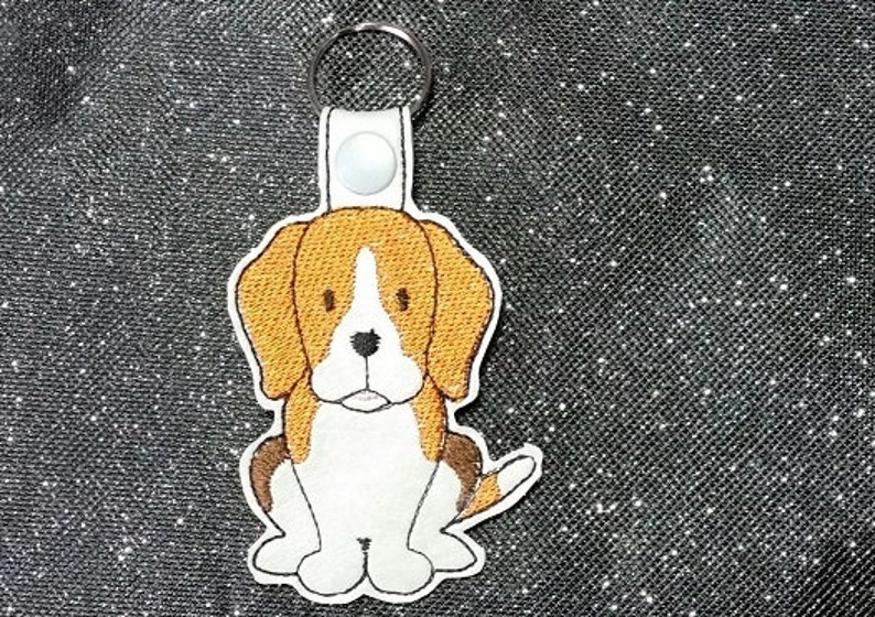 Gestickter Schlüsselanhänger Beagle Bild 1