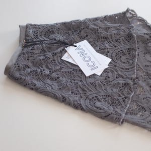 Venetian Lace Pull-On Skirt (Gray)