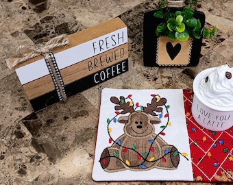 Christmas Mug Rug - Ideal Gift for Coffee and Tea Lovers - Fabric Rectangle Coaster