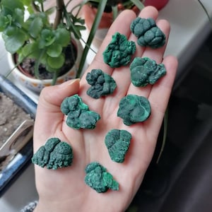 Botryoidal malachite, authentic malachite, natural malachite, natural crystals, natural malachite, healing crystal, polished crystals