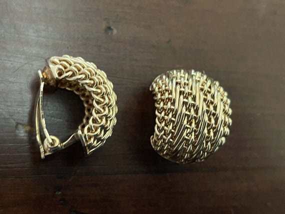 Woven Gold Motif ear clips in 14K yellow gold - image 4