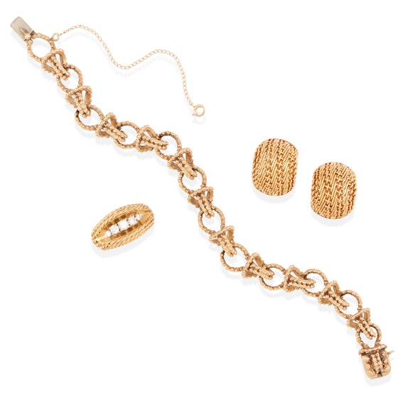 Woven Gold Motif ear clips in 14K yellow gold - image 6