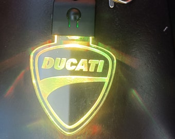 Llavero de moto luminoso LED con logo DUCATI, idea de regalo