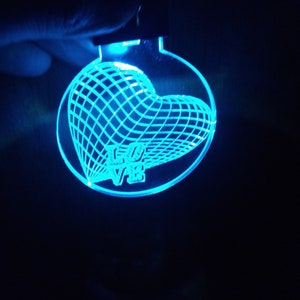 Porta-chaves LED com efeito 3D em plexi com coração e amor, ideia de presente para aniversário, aniversário, noivado, Dia dos Namorados