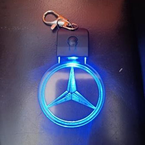 LED-lichtgevende autosleutelhanger met MERCEDES-logo, cadeau-idee