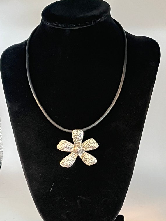 Silpada 925 Sterling Silver Daisy Pendant Necklace