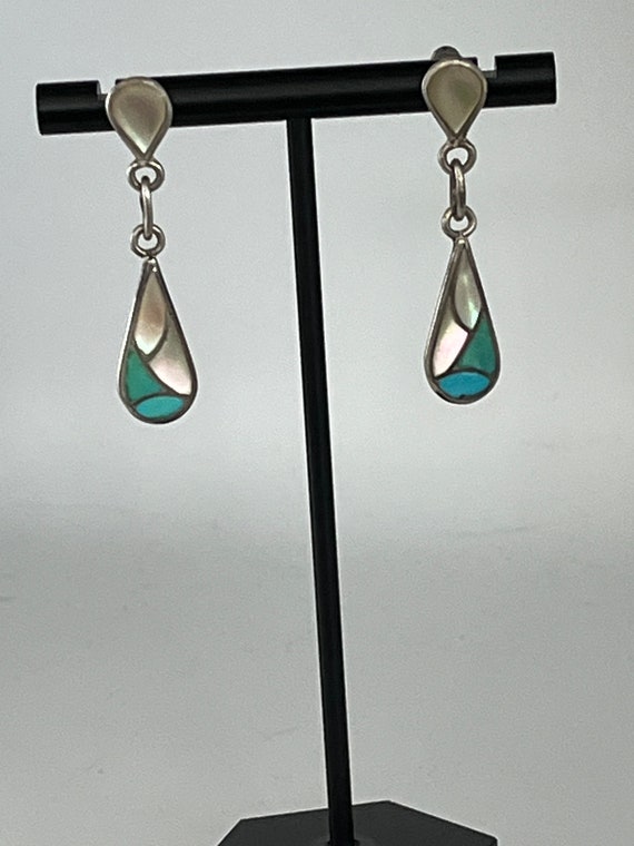 Exquisite Vintage Zuni Native American Teardrop Pearl Sterling Silver Earrings Exquisite Vintage Zuni Native American Teardrop Pearl Sterling Silver Earrings