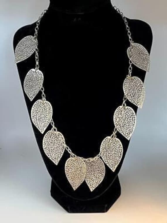 Silver Colored Vintage Filigree Leaf Necklace