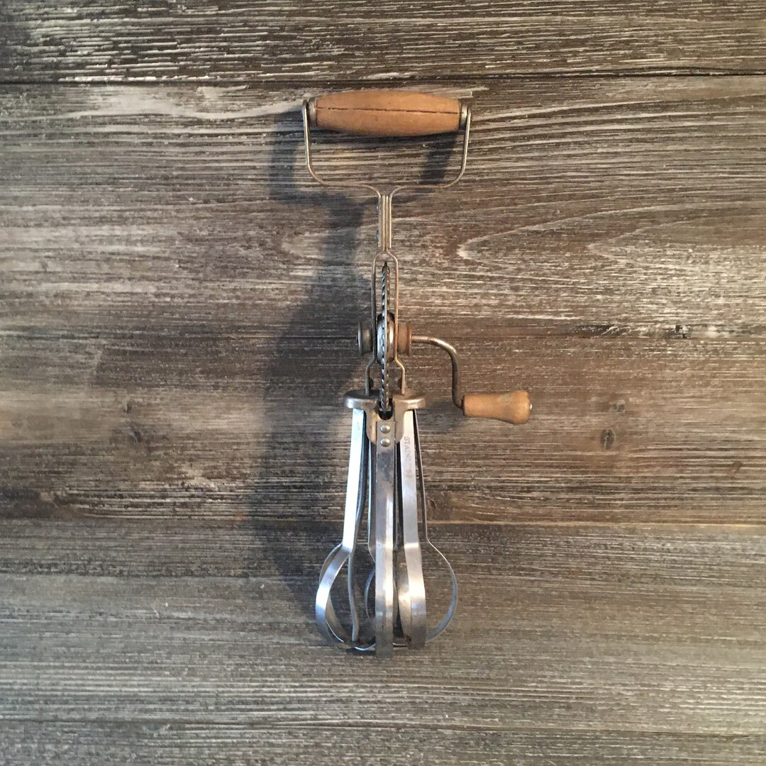 Vintage Rotary Beater/farmhouse Hand Beater/ Farmhouse Decor/ Kitchen