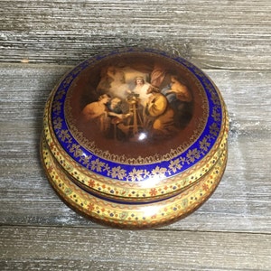 Vintage porcelain box/Antique Friedrich Simon Carlsbad Porcelain Covered Dish Vanity  Box/Trinket Dish/Powder box Czecho-Slovakia 1900&#39;s