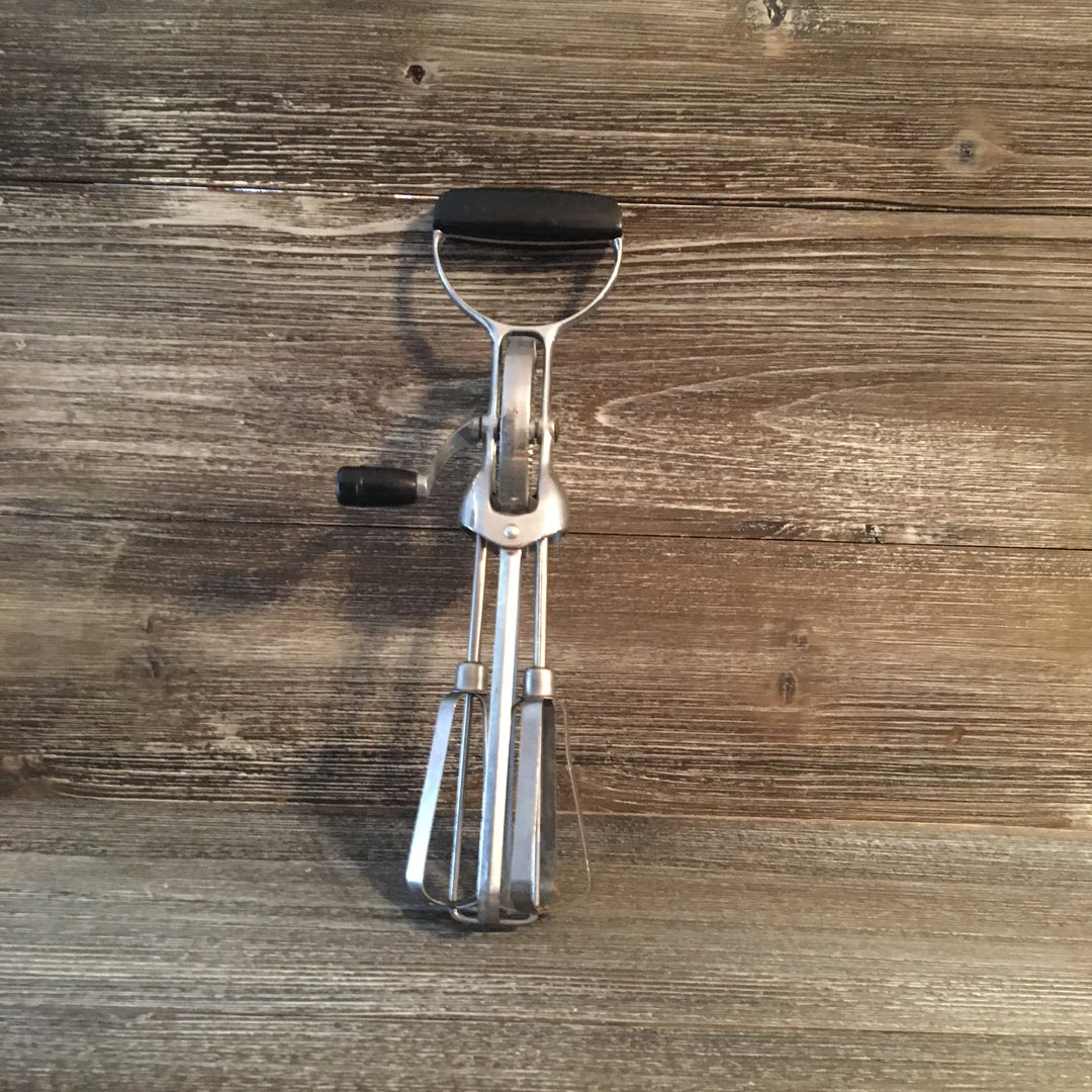 Vintage Rotary Beater/farmhouse Hand Beater/ Farmhouse Decor/ Kitchen