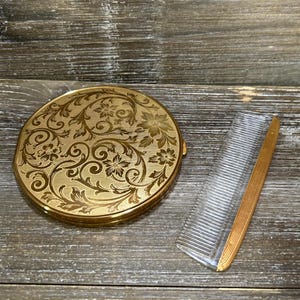 Vintage metal powder compact with comb/Rex Fifth Ave/ Retro compact/Purse compact with mirror/Dresser prop/Metal compact for altered art