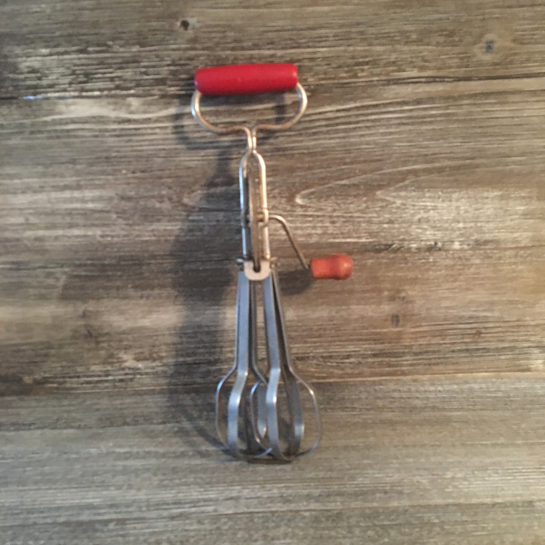 Vintage Rotary Beater/farmhouse Hand Beater/ Farmhouse Decor/ Kitchen